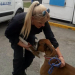 Una policía rescató a un perro maltratado en su hogar y dejó una lección que se viralizó