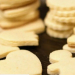 Prohibió la comercialización de reconocidas galletitas y otros productos