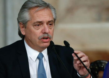 Alberto Fernández: “Prefiero tener 10% más de pobres y no 100 mil muertos en la Argentina”