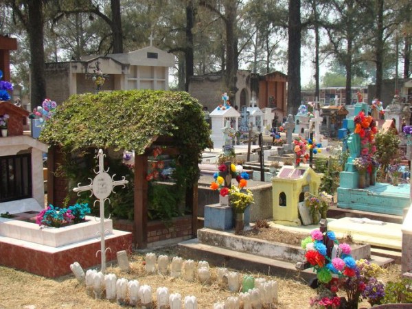 Más flexibilizaciones: desde el fin de semana podrán visitarse cementerios  – Notinor Jujuy