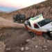 Rescatan a una ambulancia que estaba a punto de caer al vacío