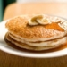 Aprende a preparar unos esponjosos y ricos pancakes de avena y banana ¡Sin harina!