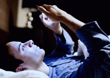  Consejos para cuidar los ojos y la piel de la “luz azul” de los dispositivos