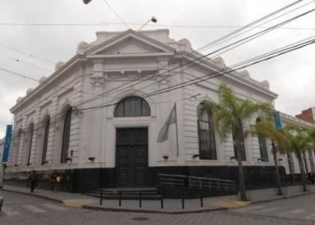 ¿Quiénes deben concurrir mañana al banco?