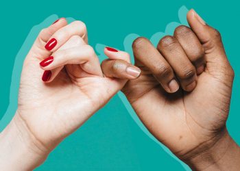 Descubre cómo lograr que el esmalte de tus uñas dure más tiempo con vinagre