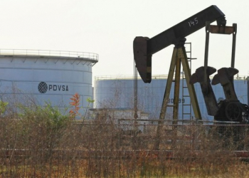 La producción de petróleo en Venezuela cayó en junio al mínimo desde febrero de 1943