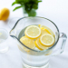 "Beneficios de tomar agua de limón"
