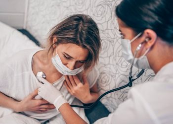 Desde cansancio hasta “niebla cerebral”, los síntomas persistentes de COVID-19 que más preocupan a los expertos