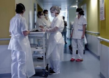 Un médico aseguró que con “vacunar al 30% de la población de cada país se volverá a la normalidad”
