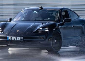 Porsche rompe el récord mundial Guinness del derrape más largo con un auto eléctrico
