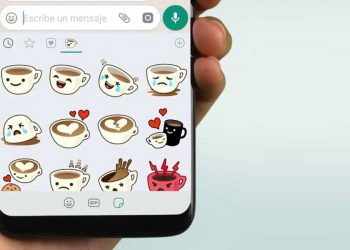 WhatsApp oye tus plegarias y agrega un buscador de stickers en su app