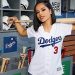 Se olvidó la ropa interior: Becky G se abrió la chaqueta y enamoró a todos