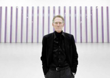 Quién es John McCracken, el artista que podría ser la clave del misterio de los monolitos extraterrestres