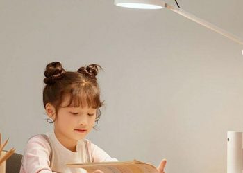 Xiaomi lanza una lámpara con cámara, micrófono y altavoz para vigilar a los niños cuando estudian