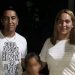 La encontraron muerta y bañada en sangre: su pareja le enterró un cuchillo en el pecho