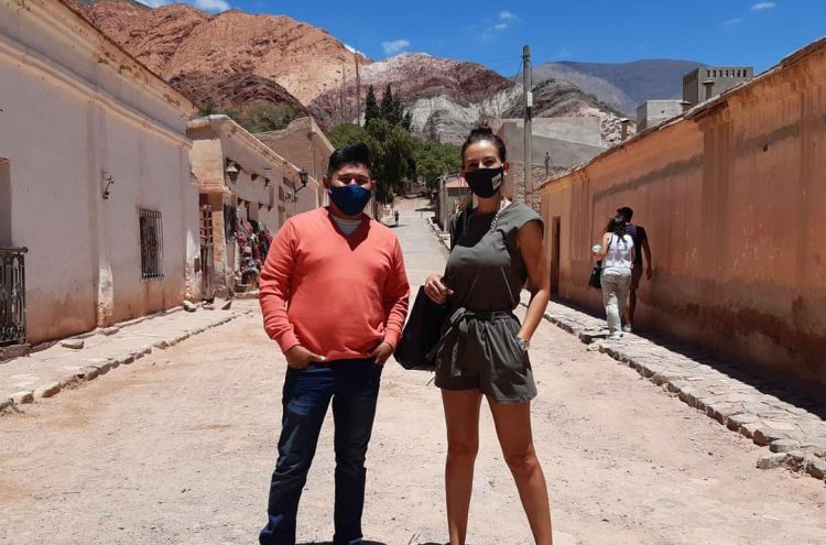 María Sol Urroz, conductora de C5N, visitó Purmamarca