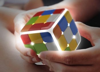 El cubo de Rubik inteligente que te ayuda a resolverlo a través de una app