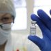 Una nueva vacuna Oxford/AstraZeneca protegería contra la variante Ómicron de coronavirus