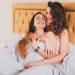 Tuvieron maridos e hijos, descubrieron que son bisexuales y ahora se enamoraron entre ellas