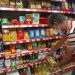El Gobierno y los supermercadistas definirán este martes qué alimentos retrotraerán sus precios