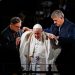 El papa Francisco presidió el Vía Crucis ante 10.000 personas tras dos años de suspensión por la pandemia