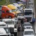 Comenzó el paro de transportistas por la falta de gasoil