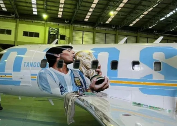 TangoD10S: vía IA, este avión homenaje te permitirá "hablar" con Diego y hasta hacerle preguntas