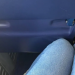 Criticó el poco espacio entre asientos en un avión y la indignante respuesta de la aerolínea se hizo viral