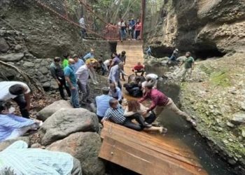 Al menos 25 personas heridas tras el desplome de un puente colgante en México