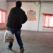 Familias de Pampa Blanca recibieron las Unidades Alimentarias del programa "Comer en Casa"