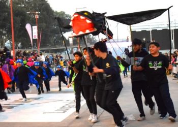 Arrancó la FNE y se vivió a pleno el desfile “Bienvenida Primavera”