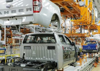 Neumáticos: Toyota y Ford frenan la producción de pick-ups por tiempo indeterminado