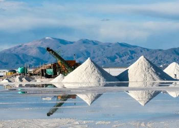 YPF iniciará en octubre las tareas de exploración de litio en Catamarca