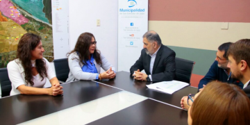 Funcionaria de la OEA visita la ciudad para intercambiar experiencias