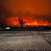 Pánico en Orán: un gran incendio se acerca a una estación de servicio