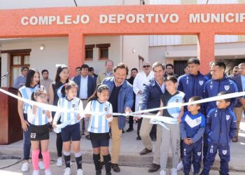 Sáenz inauguró infraestructura deportiva y canchón municipal en Guachipas