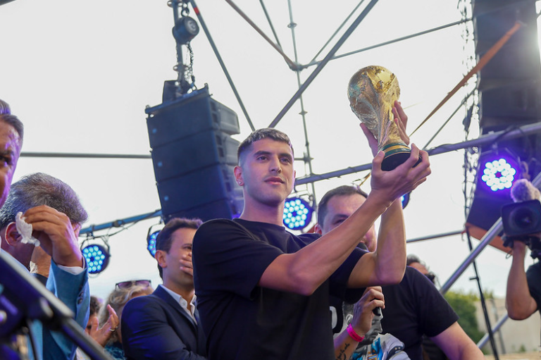 Los sanjuaninos disfrutaron de la exhibición de la Copa del Mundo en el ...