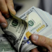 El dólar blue rebotó y cerró la semana en 376
