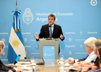 Sergio Massa anunció la eliminación de derechos de exportación de vehículos