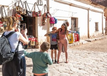 Vacaciones de invierno: con récord de extranjeros y gastos por $ 410.633 millones, viajaron 6,7% más de turistas que en 2022