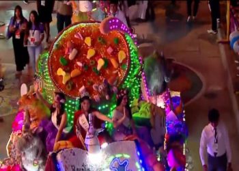 FNE 2023: comenzó el segundo desfile de carrozas en Ciudad Cultural