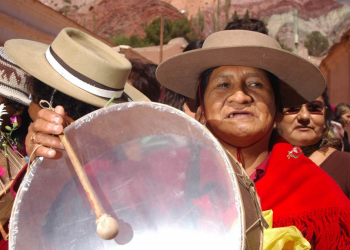 Purmamarca abrió oficialmente la temporada de verano y celebró el Encuentro de Copleros