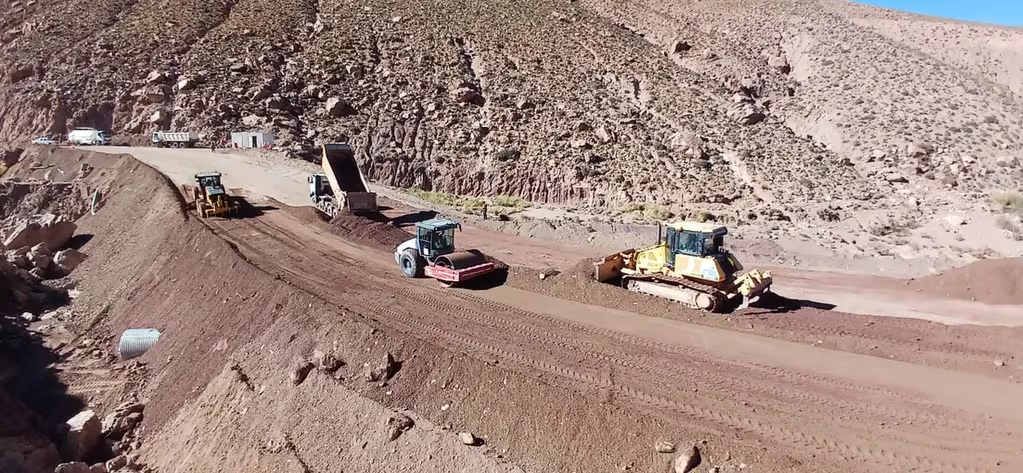 Trabajos contrarreloj en la reparación de la Ruta Nacional 52 que ...