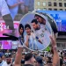 Gigantezco banderazo en el centro de Nueva York para alentar a la Selección Argentina