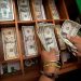El dólar libre se acerca a los 1.300 pesos: cuáles son los cuatro factores que provocaron la baja