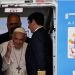 Francisco vuelve de su extensa gira por Asia y Oceanía y el Gobierno espera señales para saber si viene a la Argentina