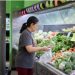El consumo masivo siguió en caída en septiembre y registró un fuerte retroceso de 22,3% interanual