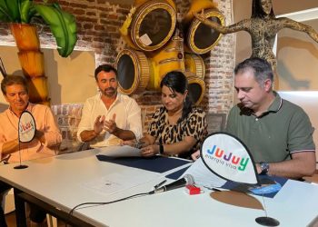 Jujuy y Gualeguaychú firman convenio turístico y celebran el vínculo entre sus carnavales