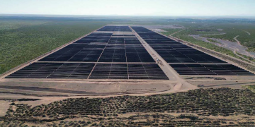 Energía solar: millonaria inversión de Genneia para levantar un parque con 250.000 paneles