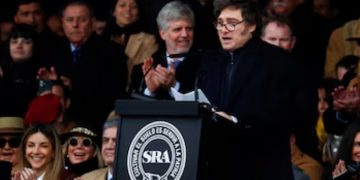 El Gobierno oficializó la baja de retenciones para granos y carnes de forma permanente